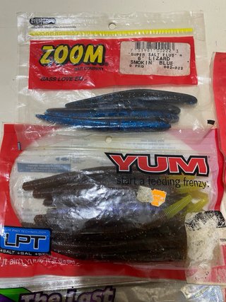 Lote de pesca lombrices y salamandras