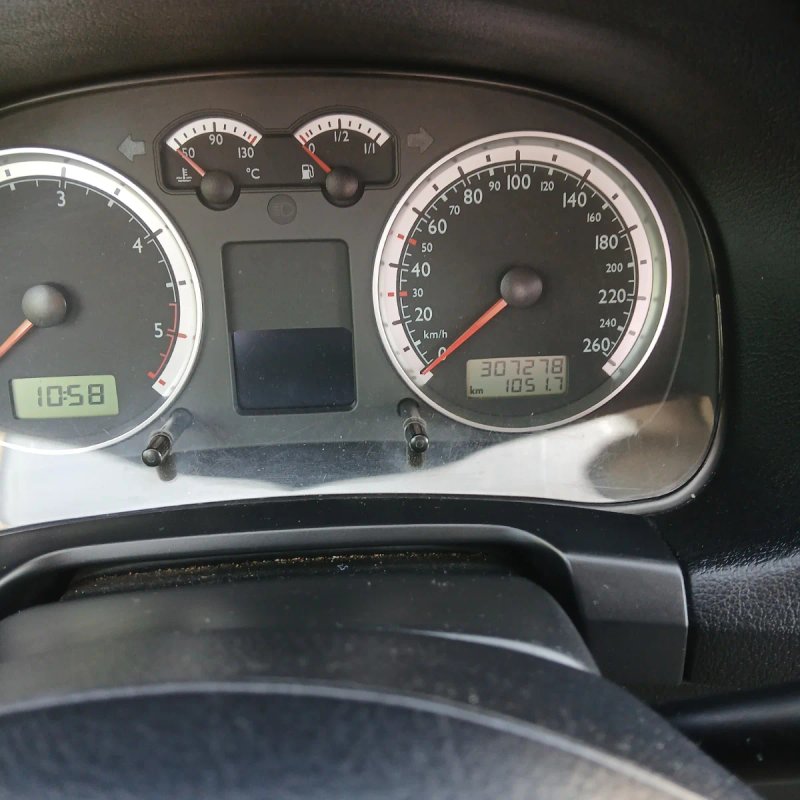 Volkswagen Bora 2001 - foto 1
