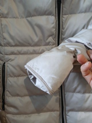 Cazadora plumífero Zara beige con cuello pelo