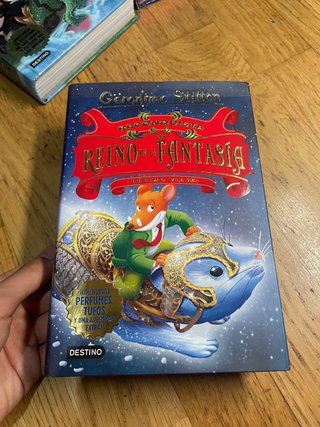 5 libros de la saga "en el reino de la fantasia".