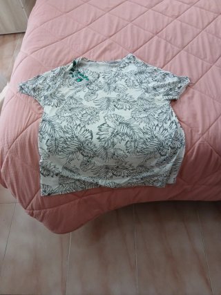 Camiseta estampada hojas