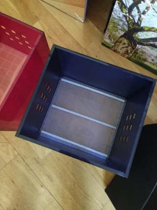 Cajas Lekman IKEA azul y roja