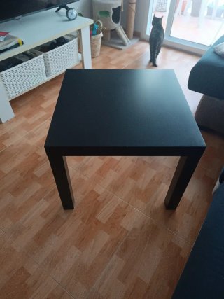 Mesa auxiliar cuadrada negra