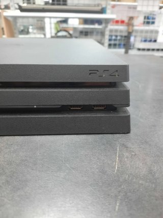 PS4 Pro 1TB con Mando y Cable de alimentación