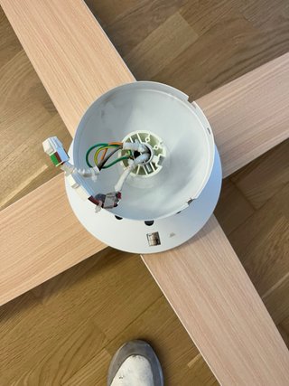 Ventilador de techo blanco
