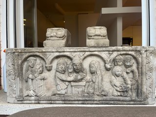 Fuente Románica Piedra Decorativa