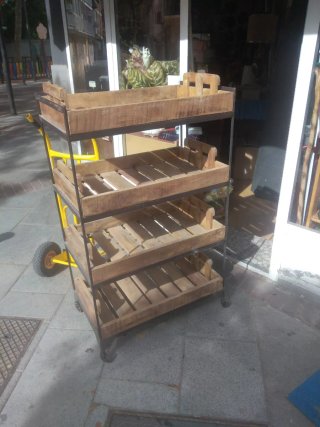 Carrito expositor madera y metal