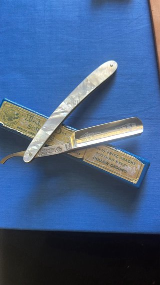Navaja Dovo Solingen y asentador. Alemania