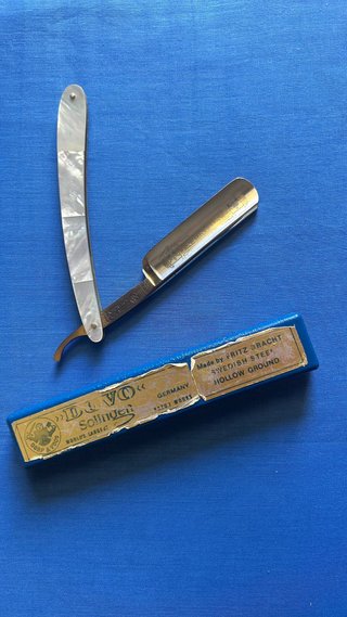 Navaja Dovo Solingen y asentador. Alemania