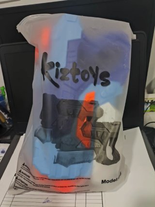 Pistola de agua Kiztoys azul y naranja