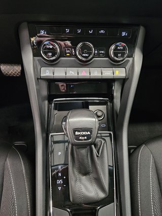 SKODA KAROQ 2.0 TDI 150CV DSG 4X4 AMBITION