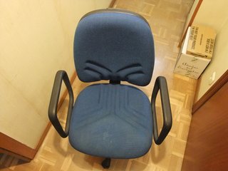 Silla de oficina con ruedas