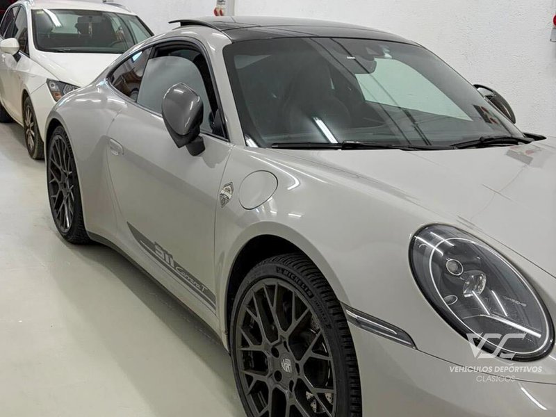 Porsche 911 2023 - foto 1