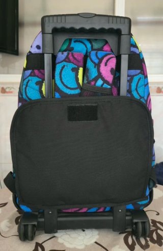 Mochila Totto con ruedas y estampado