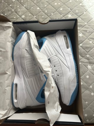 Nike Air Jordan Max Aura 5 Blancas y Azules