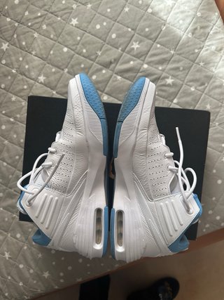 Nike Air Jordan Max Aura 5 Blancas y Azules