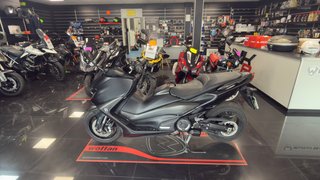 Yamaha TMAX 560 Tech MAX Negra