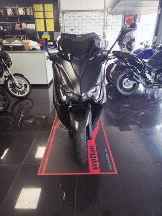 Yamaha TMAX 560 Tech MAX Negra