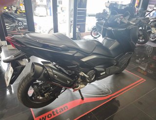 Yamaha TMAX 560 Tech MAX Negra
