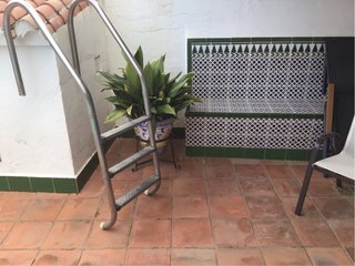 Escalera de piscina metálica
