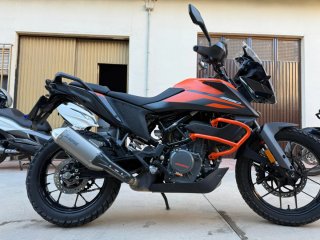 KTM 390 Adventure Negra/Naranja.