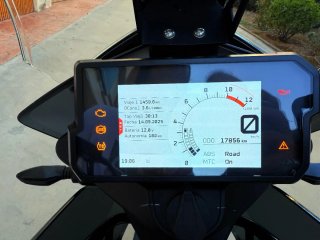 KTM 390 Adventure Negra/Naranja.