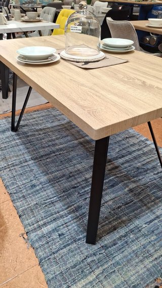 Mesa comedor moderna madera y metal