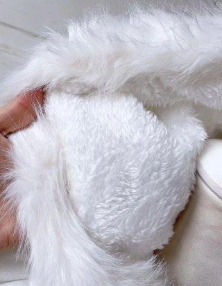 Capa Lolita blanca con orejas