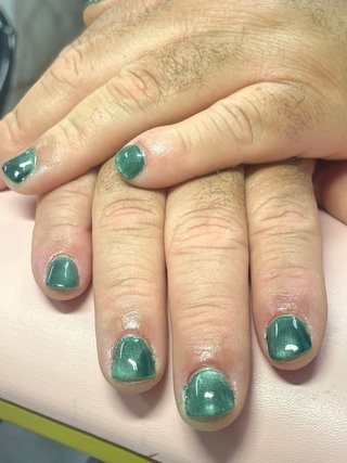 Manicurista en aprendizaje