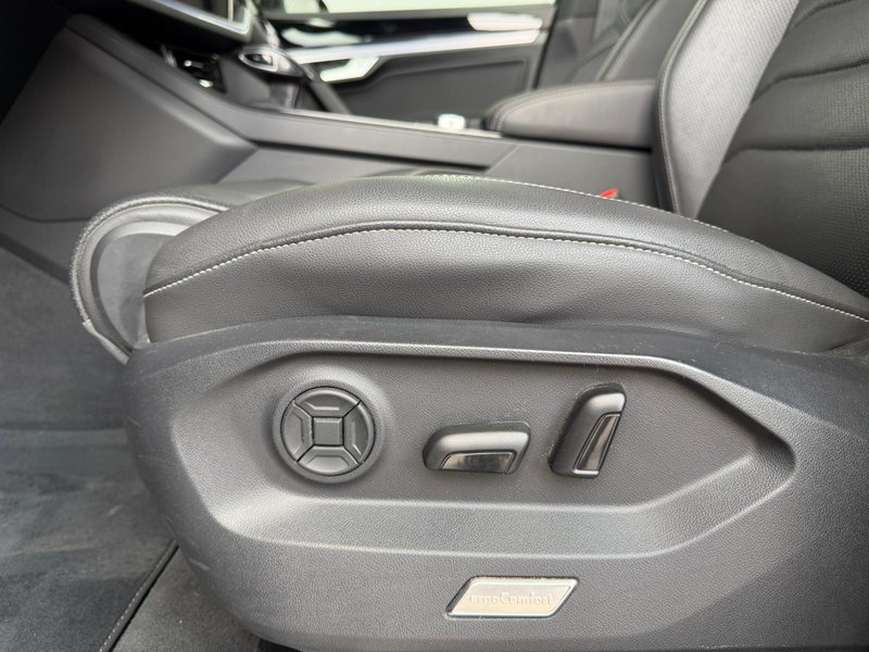 Volkswagen Touareg 2023, foto 23