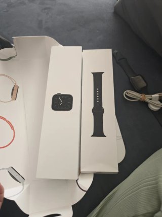 Apple Watch Series 5 Space Gray