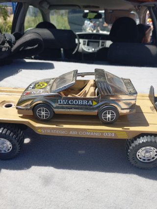 Camión Gozan D.V. Cobra con Coche