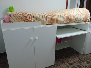 Cama juvenil con armario y escritorio