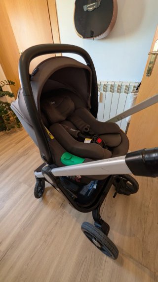 Carrito bebé Chicco Alysia 3 en 1 color gris