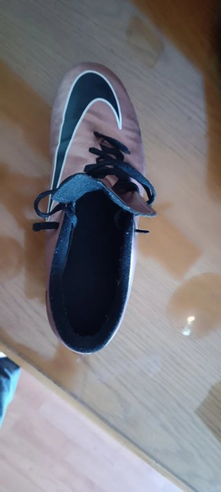 Zapatillas Fútbol Nike Tacos Doradas