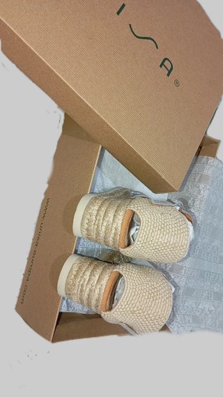 Zapatos UNISA Beige y Plata