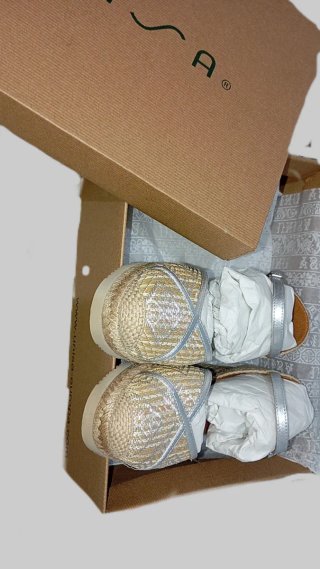 Zapatos UNISA Beige y Plata