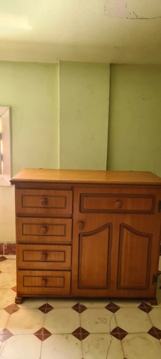 Mueble de máquina de coser de madera