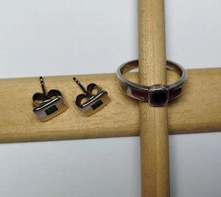 Anillo y pendientes plata.