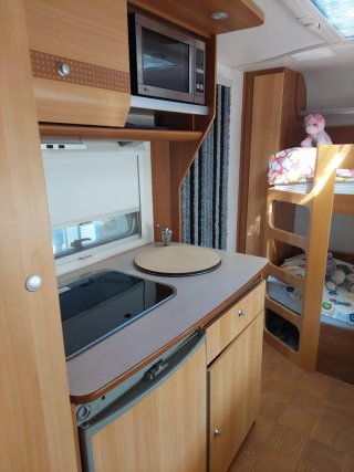 Carado C363 2009