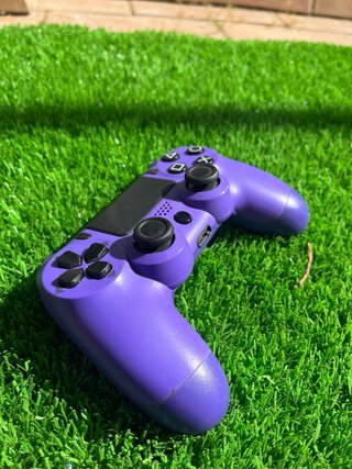 PS4 (PlayStation 4) Negra + 2 Mandos