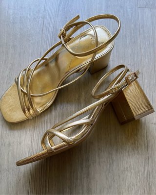 Sandalias Parfois Tiras Tacón Dorado