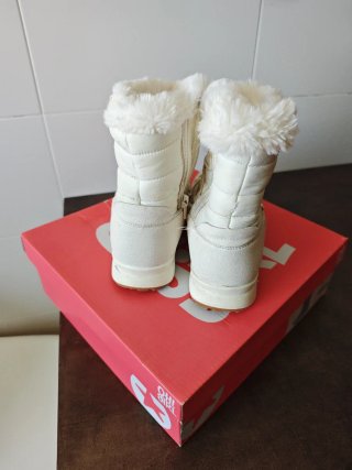 Botas de invierno para niña con muy poco uso