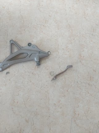 Soporte estribera derecha Zontes T310