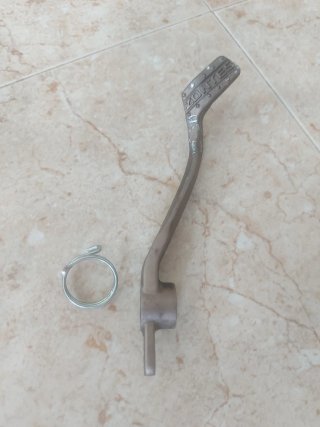 Soporte estribera derecha Zontes T310