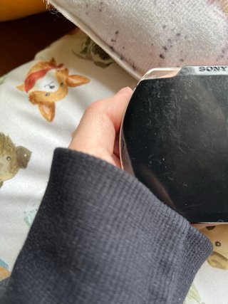 PSP 3000 Sony Negra + Juego Invizimals