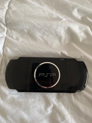 PSP 3000 Sony Negra + Juego Invizimals