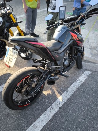 Moto Zontes 125U1 Negra/Roja