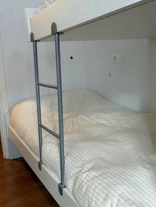 Litera con armario integrado