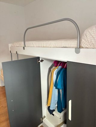 Litera con armario integrado